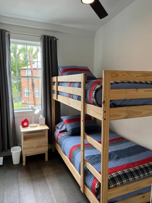 Holiday home Cherry Blossom Townhouse, Easy Dc Access *