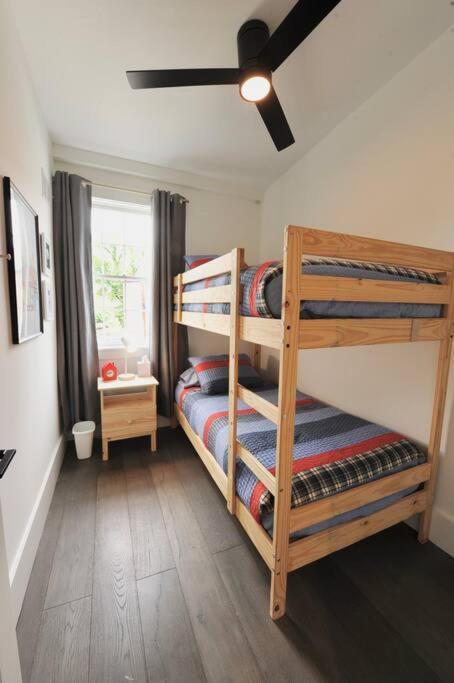 Holiday home Cherry Blossom Townhouse, Easy Dc Access