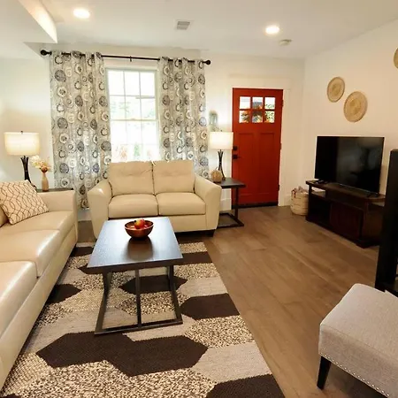 Cherry Blossom Townhouse, Easy Dc Access Washington Exterior photo