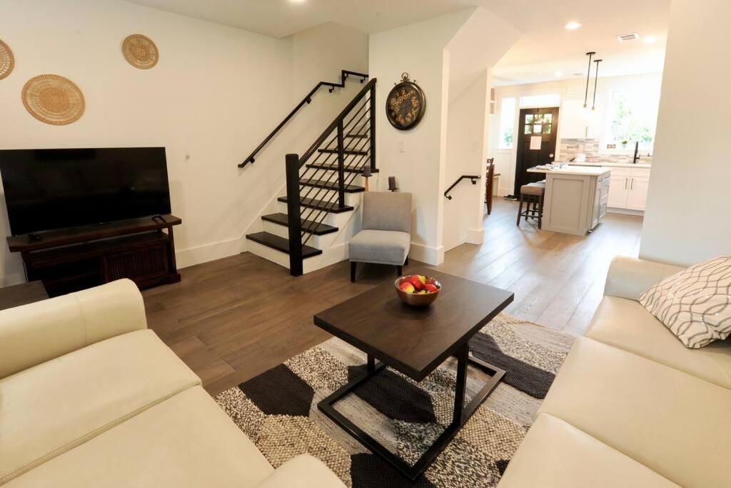 Cherry Blossom Townhouse, Easy Dc Access Hébergement de vacances